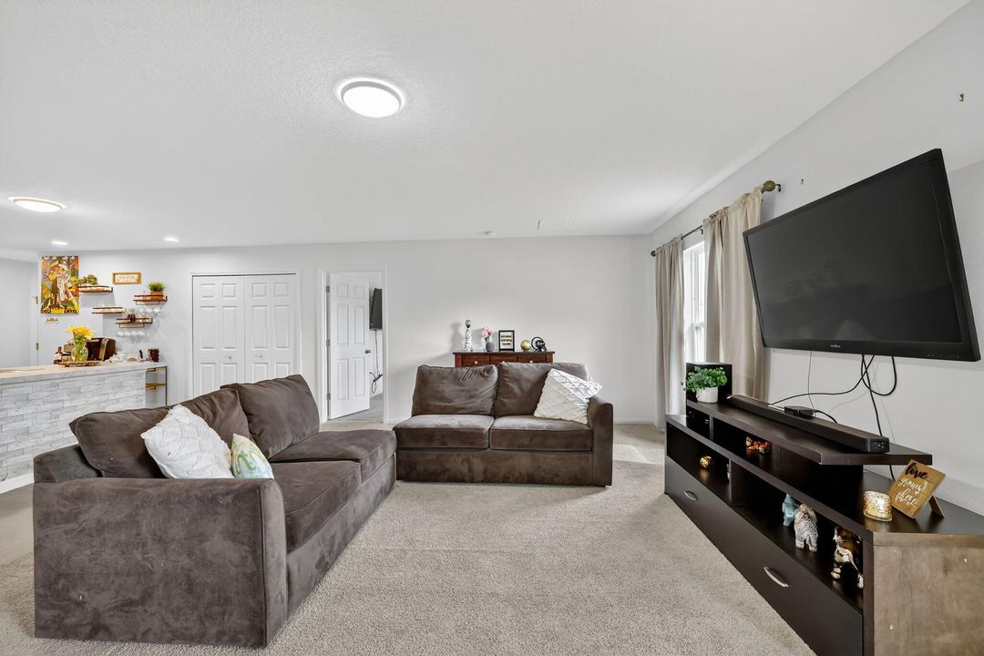 For Sale: $471,000 (4 beds, 2 baths, 2134 Square Feet)