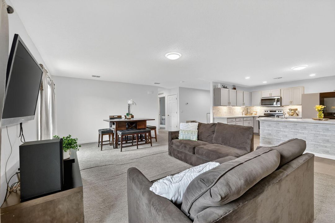 For Sale: $471,000 (4 beds, 2 baths, 2134 Square Feet)