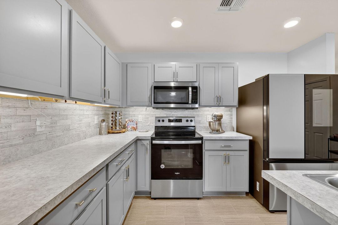 For Sale: $471,000 (4 beds, 2 baths, 2134 Square Feet)