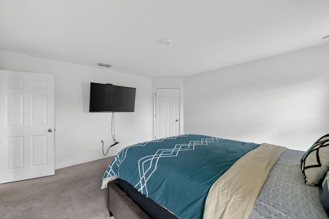 For Sale: $471,000 (4 beds, 2 baths, 2134 Square Feet)