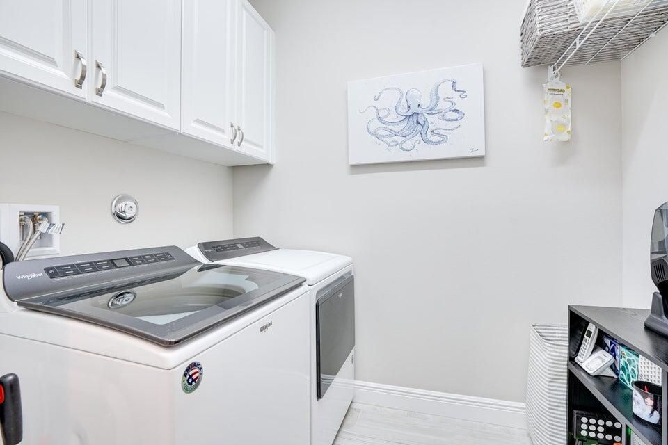 На продажу: $749,900 (3 спален, 3 ванн, 2363 Квадратных фут)