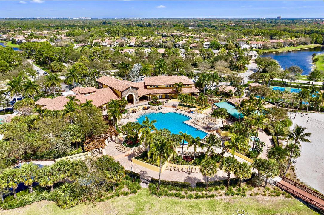 For Rent: $3,700 (2 beds, 2 baths, 1144 Square Feet)