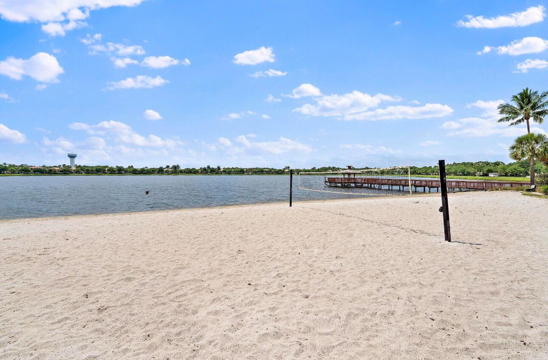 For Rent: $3,700 (2 beds, 2 baths, 1144 Square Feet)