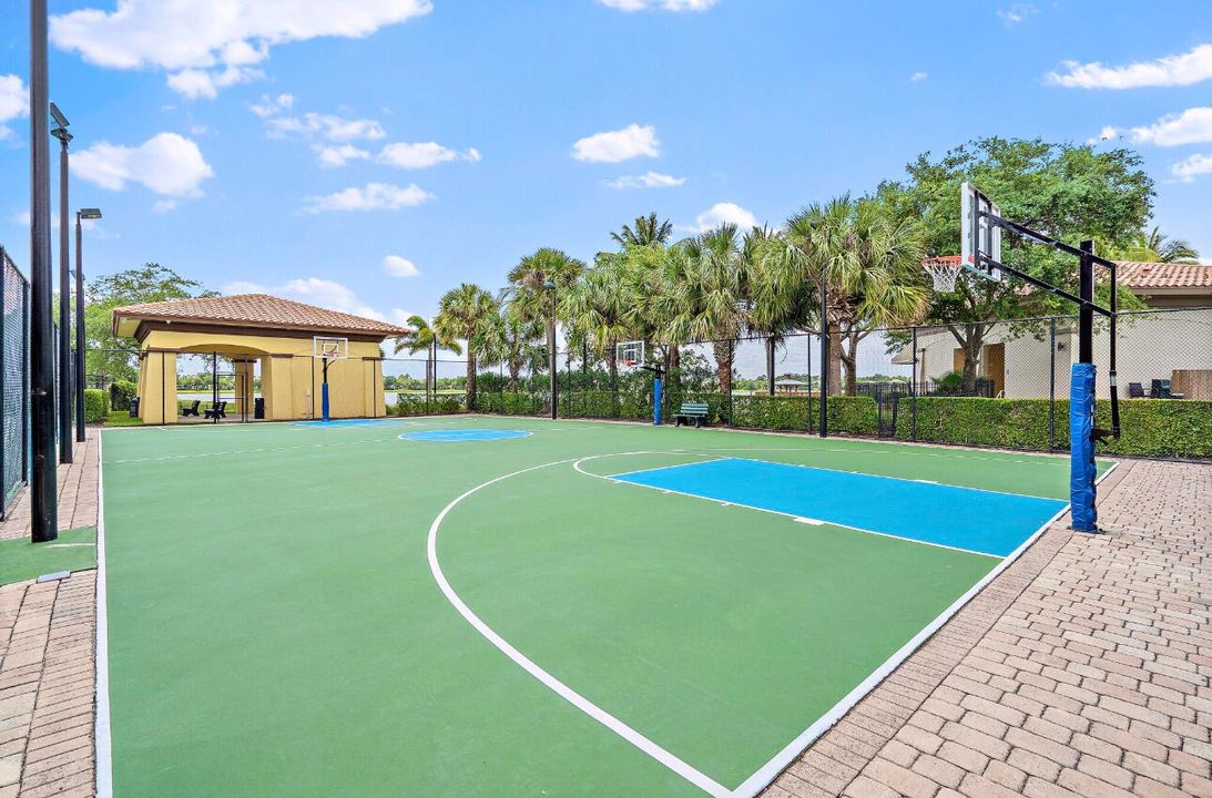 For Rent: $3,700 (2 beds, 2 baths, 1144 Square Feet)