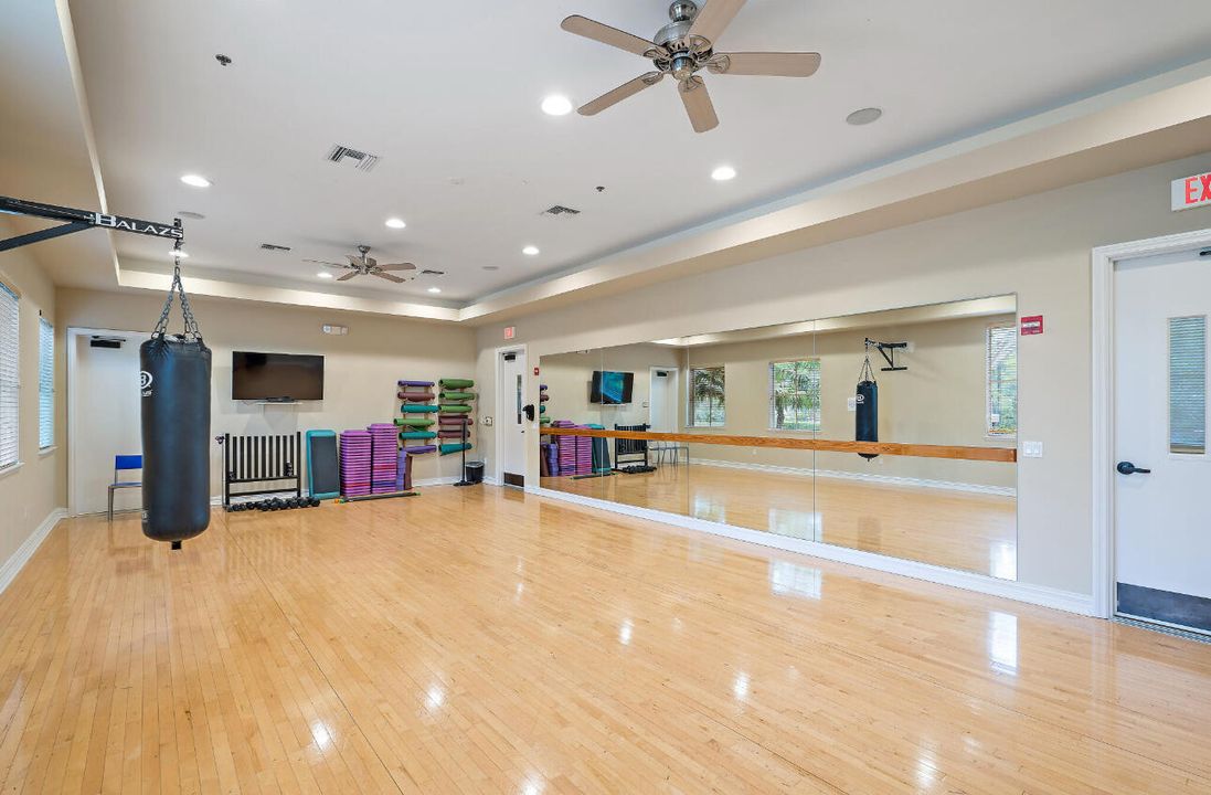 For Rent: $3,700 (2 beds, 2 baths, 1144 Square Feet)