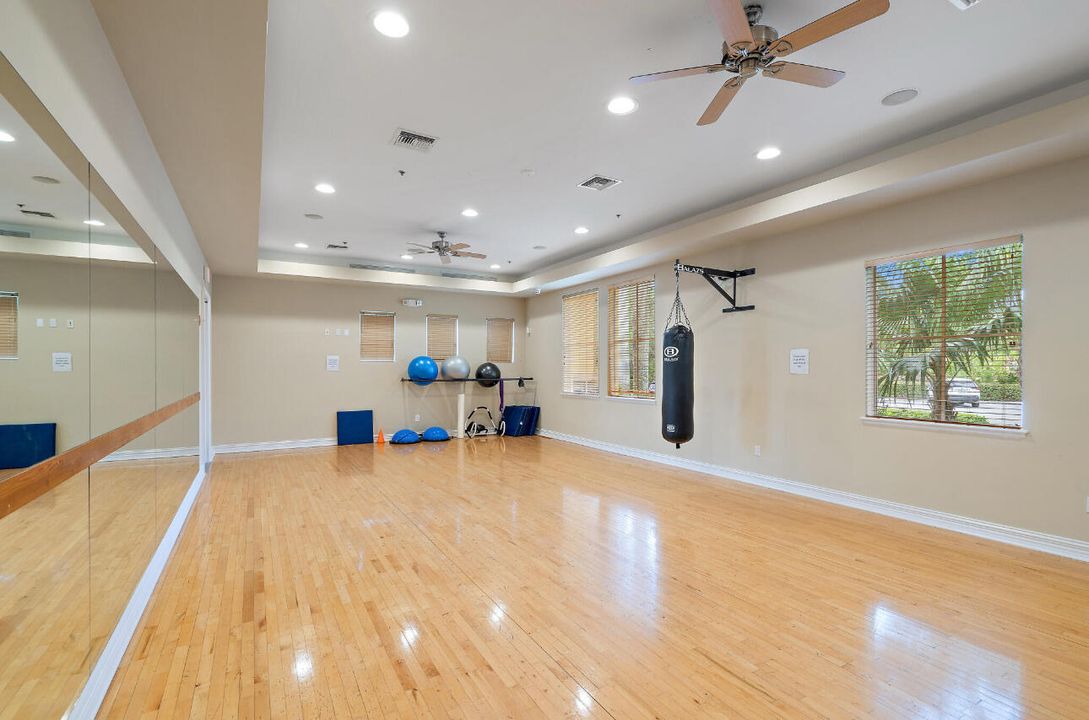 For Rent: $3,700 (2 beds, 2 baths, 1144 Square Feet)