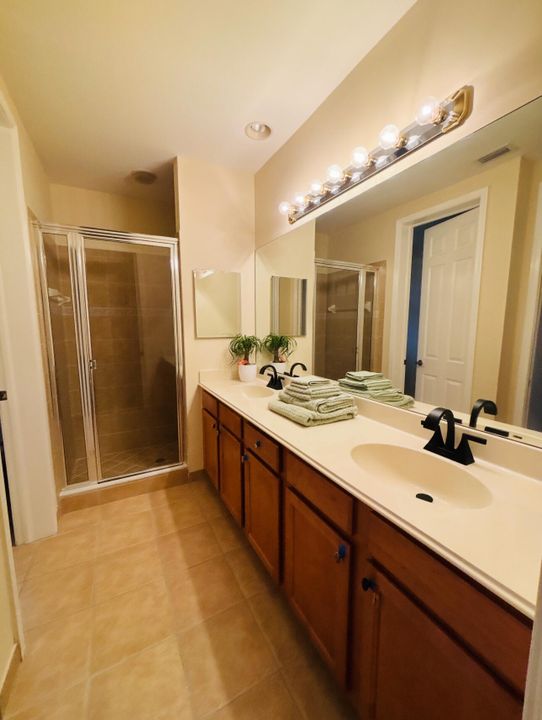 For Rent: $3,700 (2 beds, 2 baths, 1144 Square Feet)