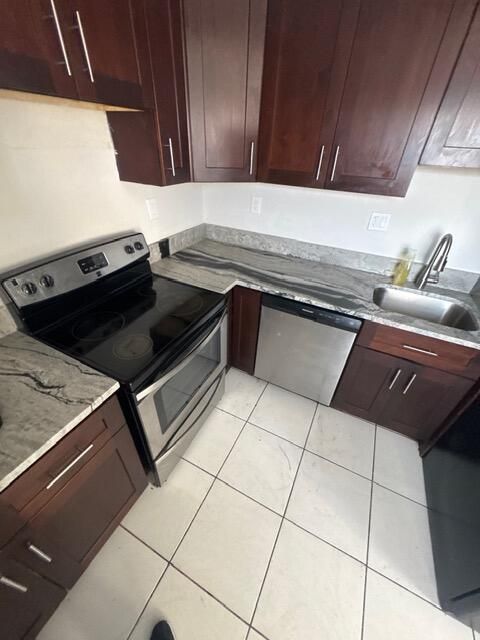 For Rent: $2,500 (4 beds, 2 baths, 1250 Square Feet)