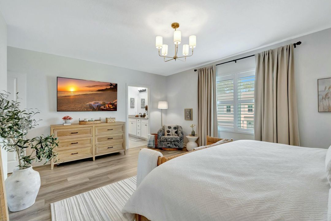 En Venta: $394,000 (4 camas, 2 baños, 2230 Pies cuadrados)