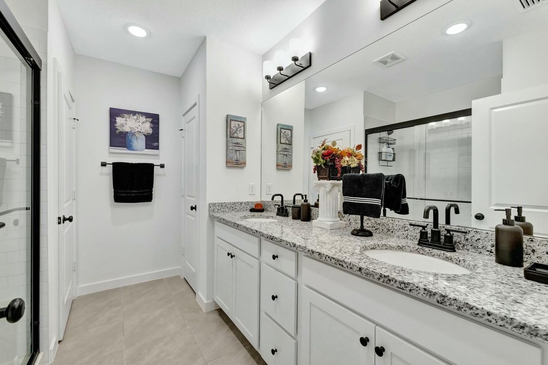 En Venta: $394,000 (4 camas, 2 baños, 2230 Pies cuadrados)