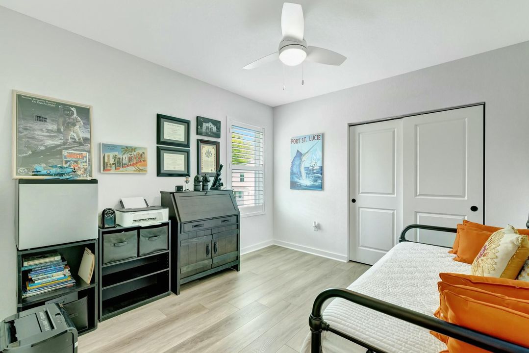 En Venta: $394,000 (4 camas, 2 baños, 2230 Pies cuadrados)