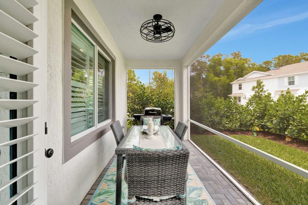 En Venta: $394,000 (4 camas, 2 baños, 2230 Pies cuadrados)