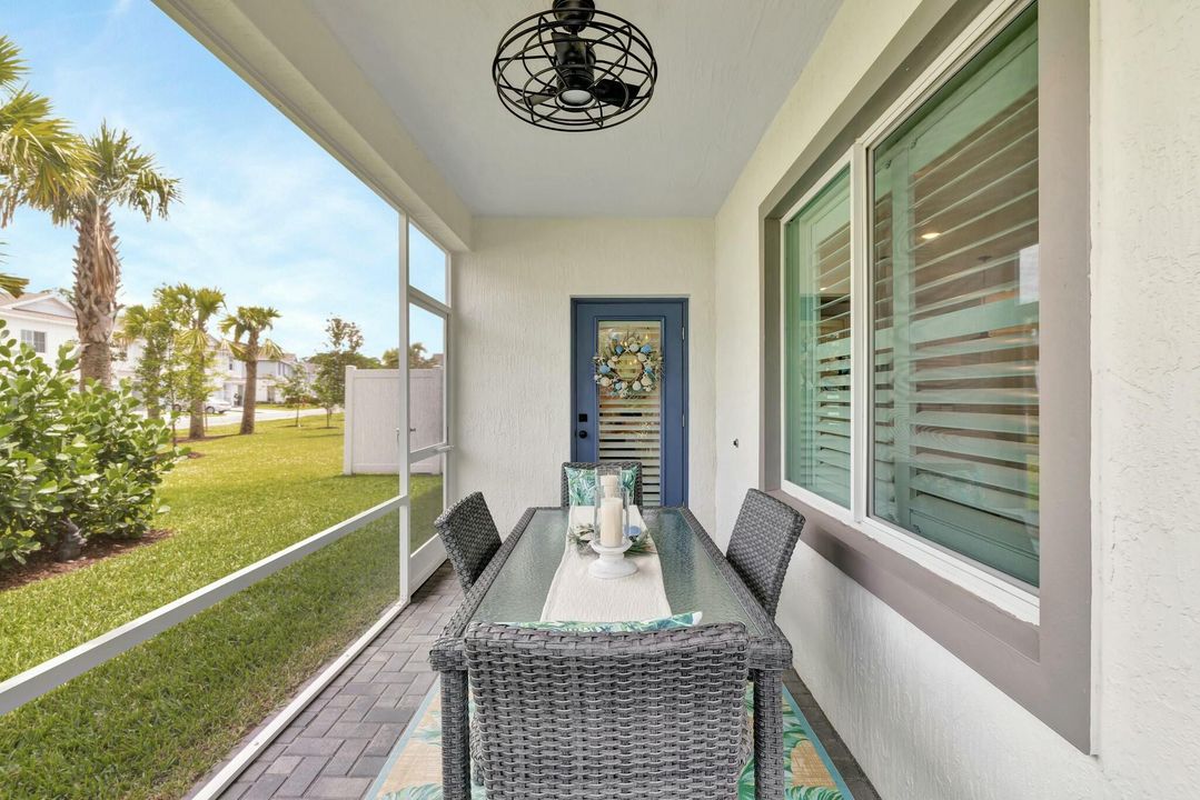 En Venta: $394,000 (4 camas, 2 baños, 2230 Pies cuadrados)