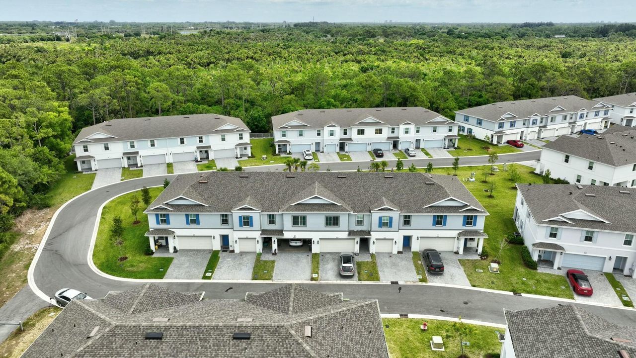 En Venta: $394,000 (4 camas, 2 baños, 2230 Pies cuadrados)