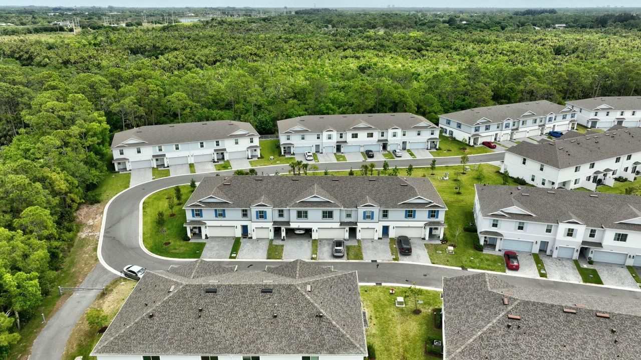 En Venta: $394,000 (4 camas, 2 baños, 2230 Pies cuadrados)