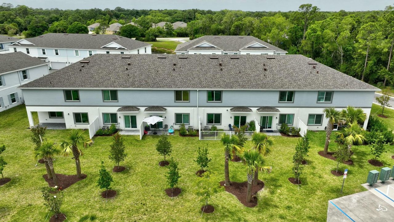 En Venta: $394,000 (4 camas, 2 baños, 2230 Pies cuadrados)