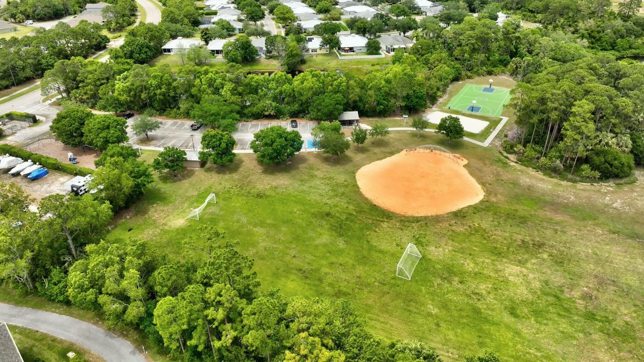 En Venta: $394,000 (4 camas, 2 baños, 2230 Pies cuadrados)