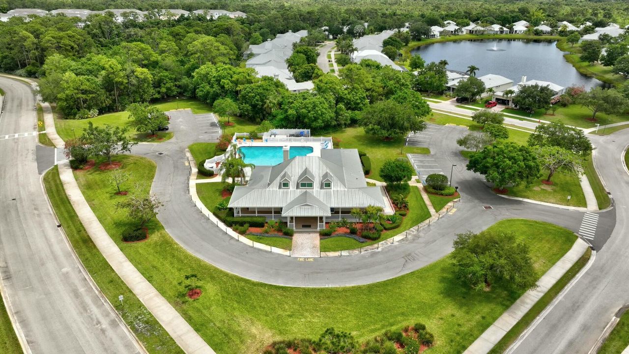 En Venta: $394,000 (4 camas, 2 baños, 2230 Pies cuadrados)