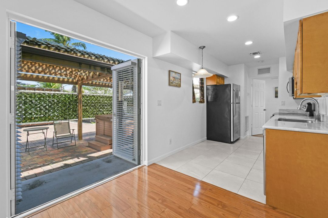 В аренду: $2,175 (2 спален, 1 ванн, 756 Квадратных фут)