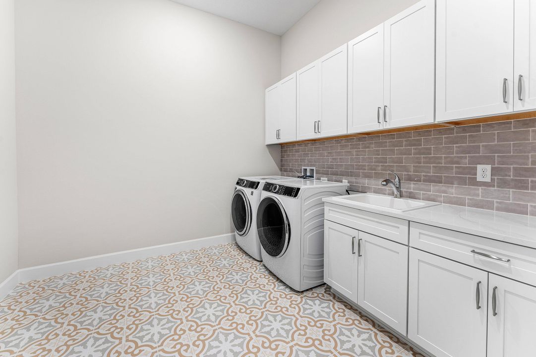 En Venta: $2,950,000 (4 camas, 3 baños, 3461 Pies cuadrados)