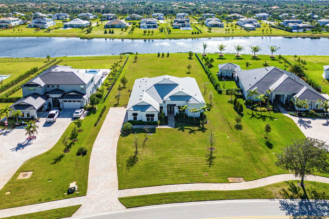 En Venta: $2,950,000 (4 camas, 3 baños, 3461 Pies cuadrados)