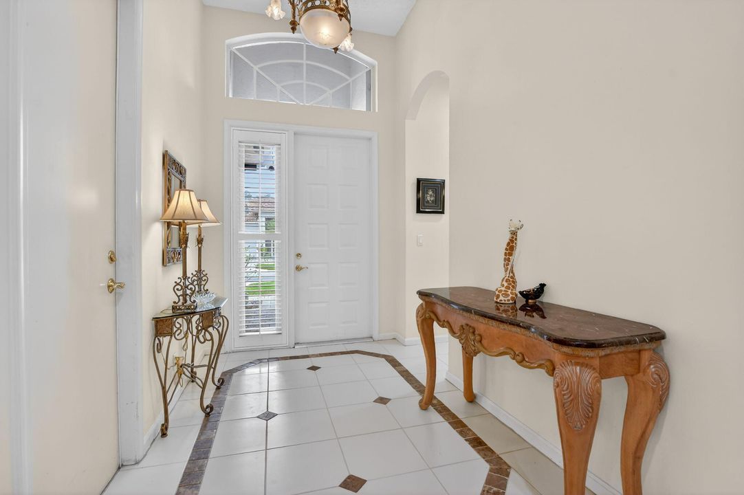 En Venta: $270,000 (3 camas, 2 baños, 1820 Pies cuadrados)