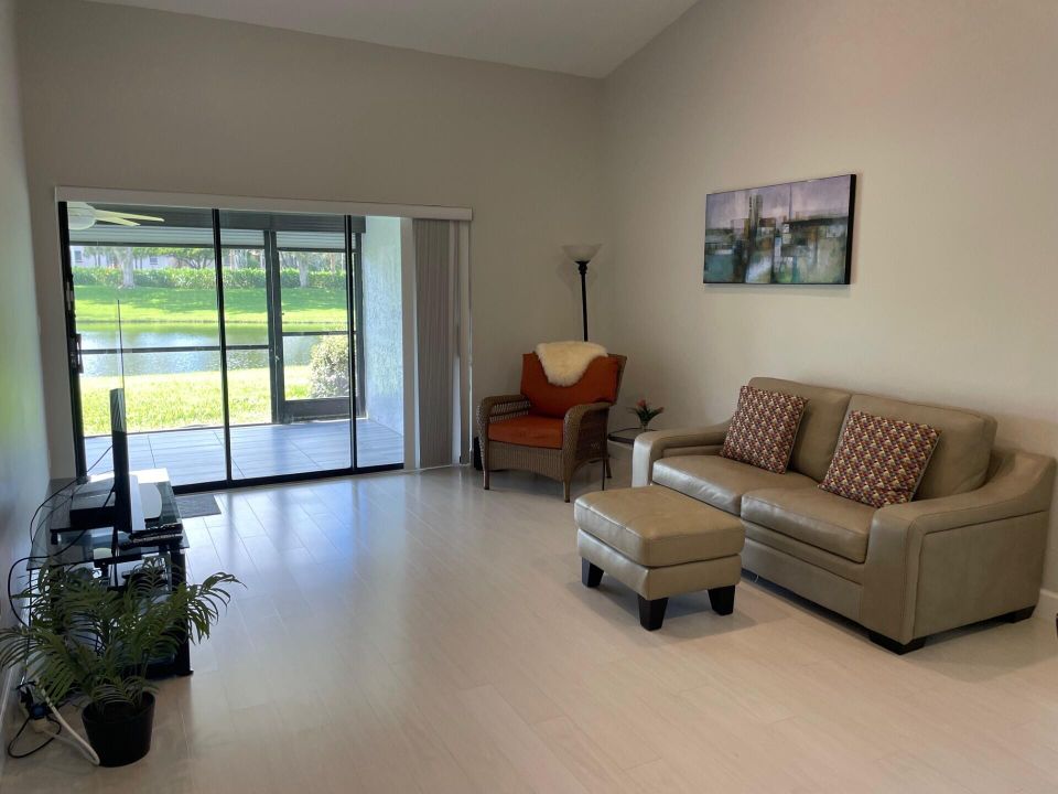 На продажу: $399,000 (2 спален, 2 ванн, 1411 Квадратных фут)