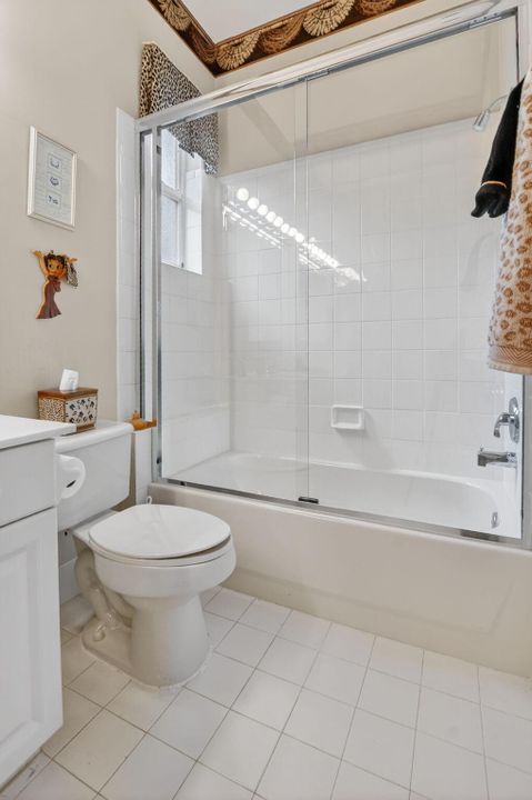 En Venta: $270,000 (3 camas, 2 baños, 1820 Pies cuadrados)