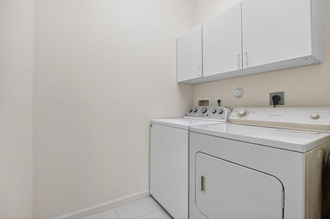 En Venta: $270,000 (3 camas, 2 baños, 1820 Pies cuadrados)