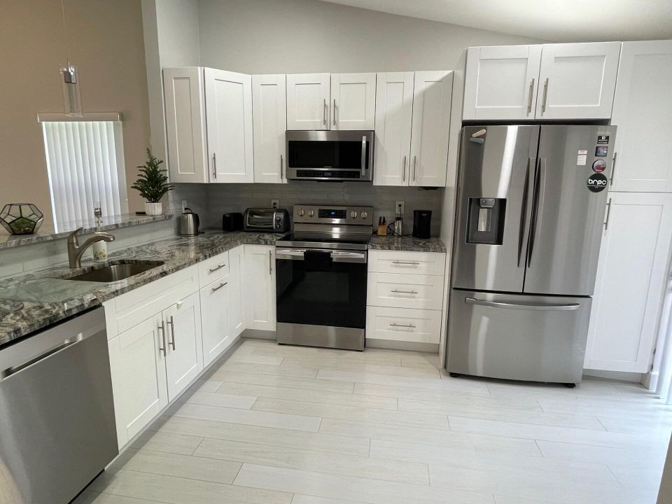 На продажу: $399,000 (2 спален, 2 ванн, 1411 Квадратных фут)