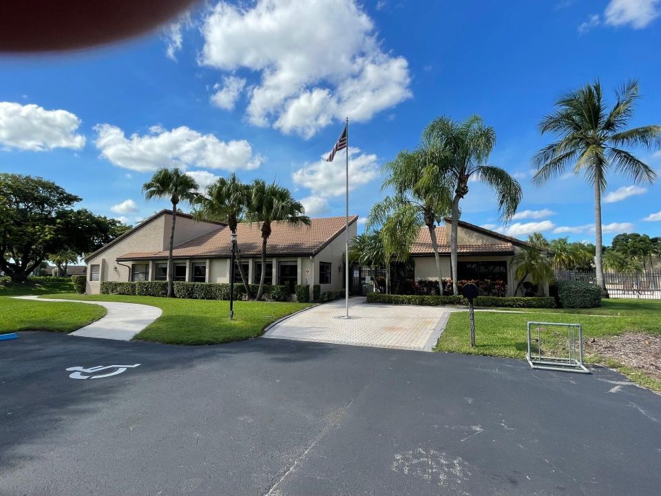 На продажу: $399,000 (2 спален, 2 ванн, 1411 Квадратных фут)