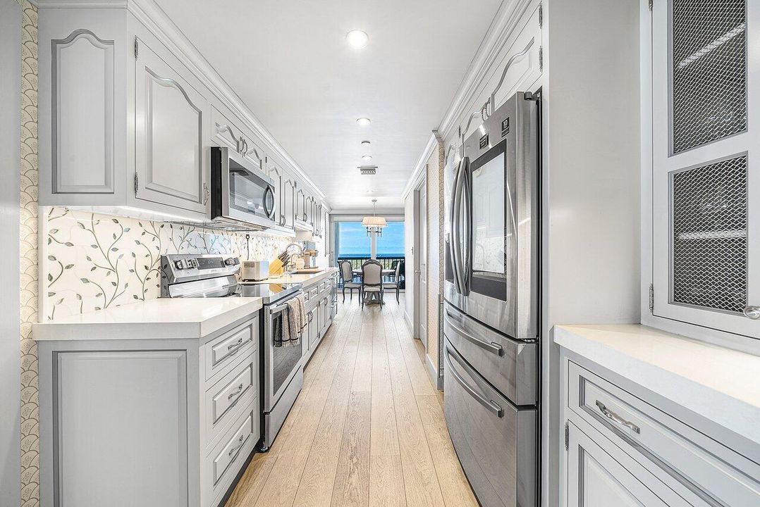 На продажу: $3,795,000 (3 спален, 3 ванн, 2647 Квадратных фут)