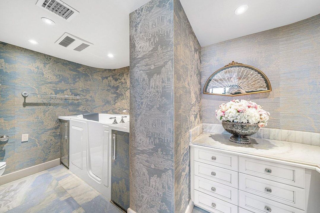 На продажу: $3,795,000 (3 спален, 3 ванн, 2647 Квадратных фут)