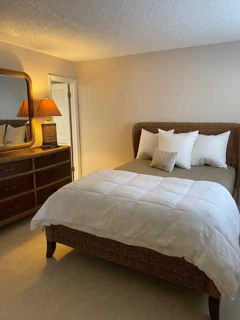 For Rent: $1,950 (2 beds, 1 baths, 842 Square Feet)