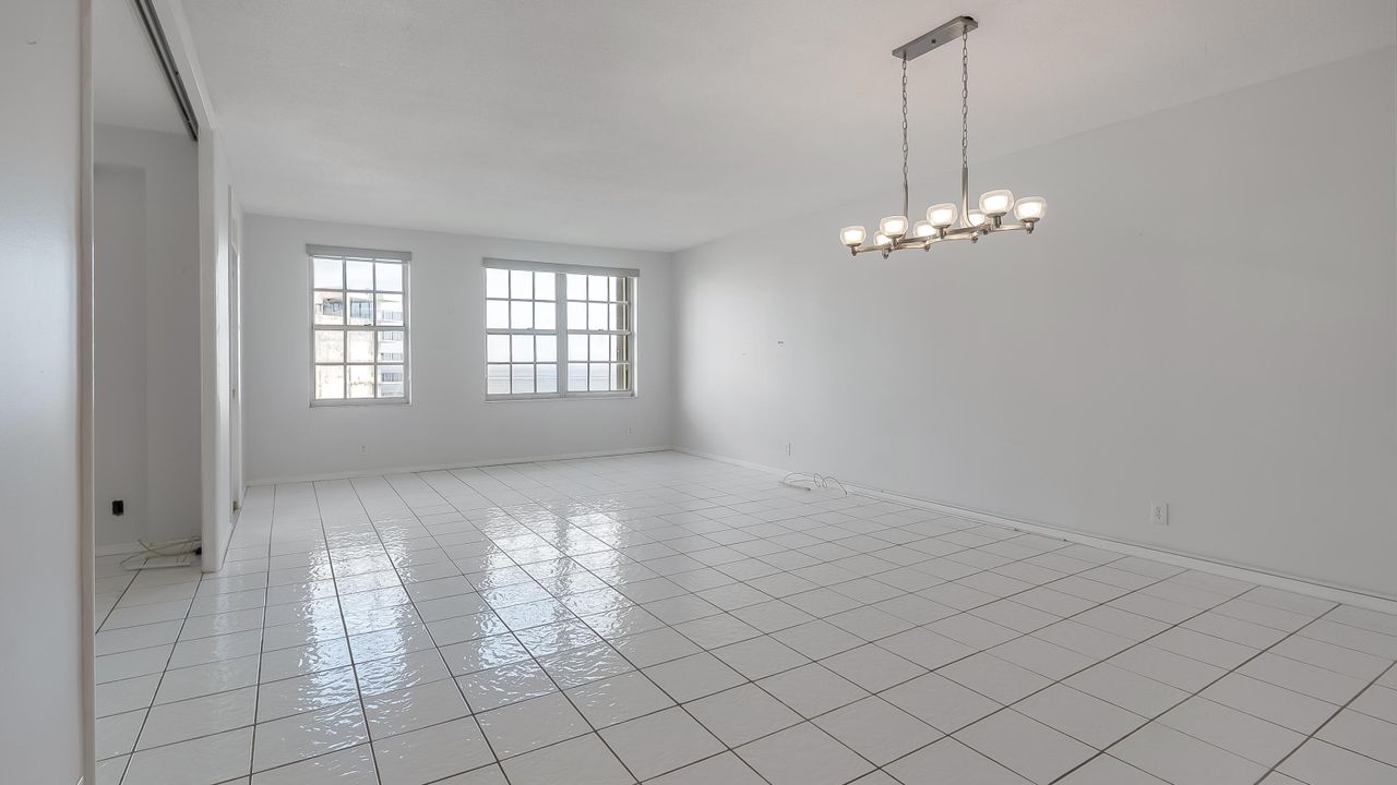 For Sale: $388,888 (2 beds, 2 baths, 1395 Square Feet)