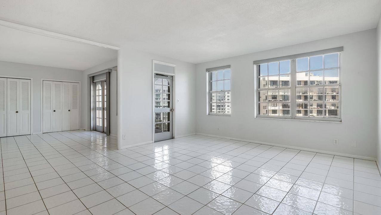 For Sale: $388,888 (2 beds, 2 baths, 1395 Square Feet)