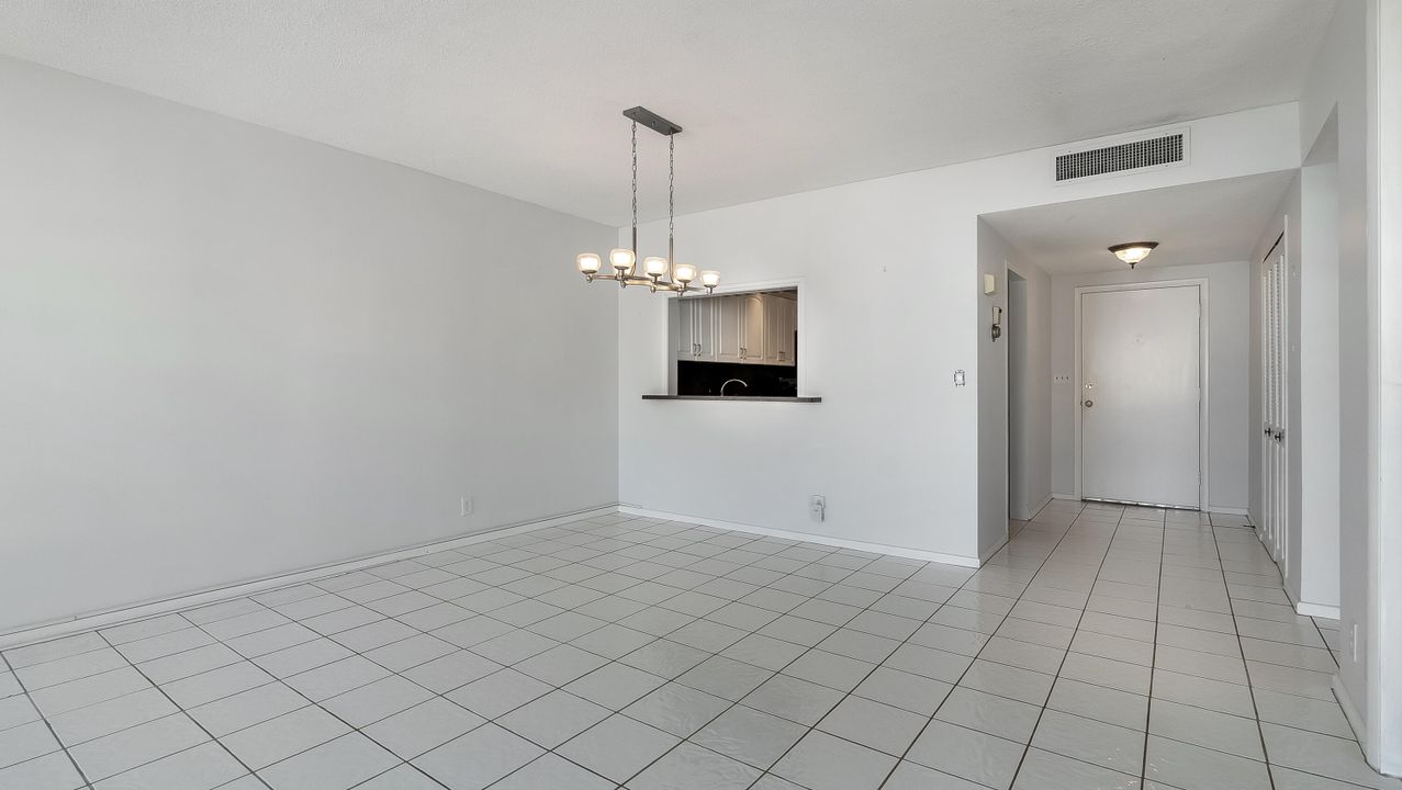 For Sale: $388,888 (2 beds, 2 baths, 1395 Square Feet)