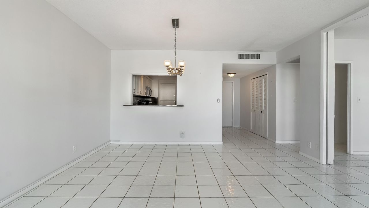 For Sale: $388,888 (2 beds, 2 baths, 1395 Square Feet)
