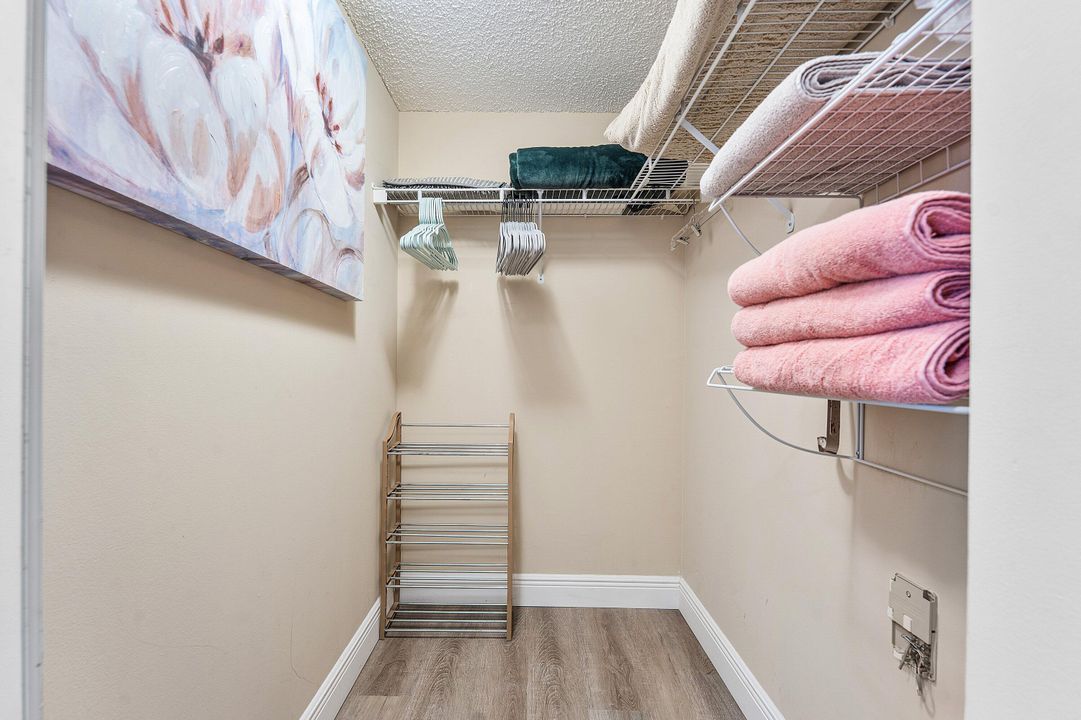 出租: $3,650 (2 贝兹, 2 浴室, 1107 平方英尺)