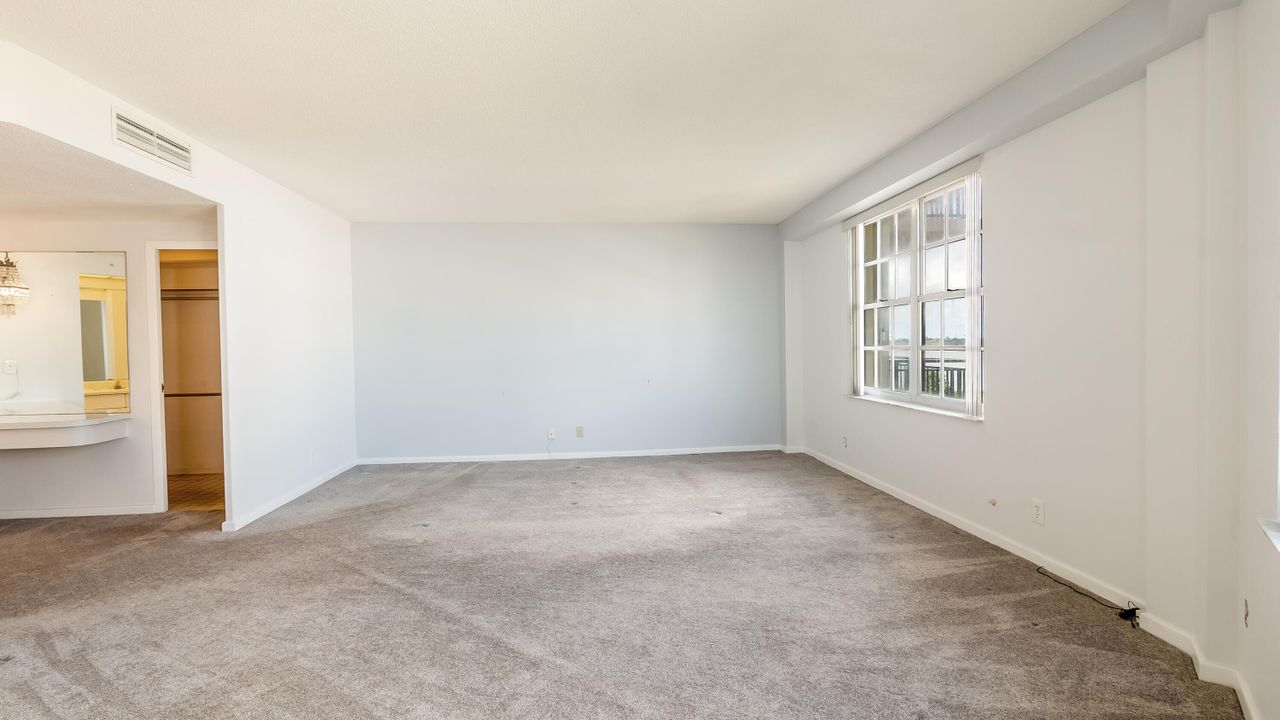 For Sale: $388,888 (2 beds, 2 baths, 1395 Square Feet)