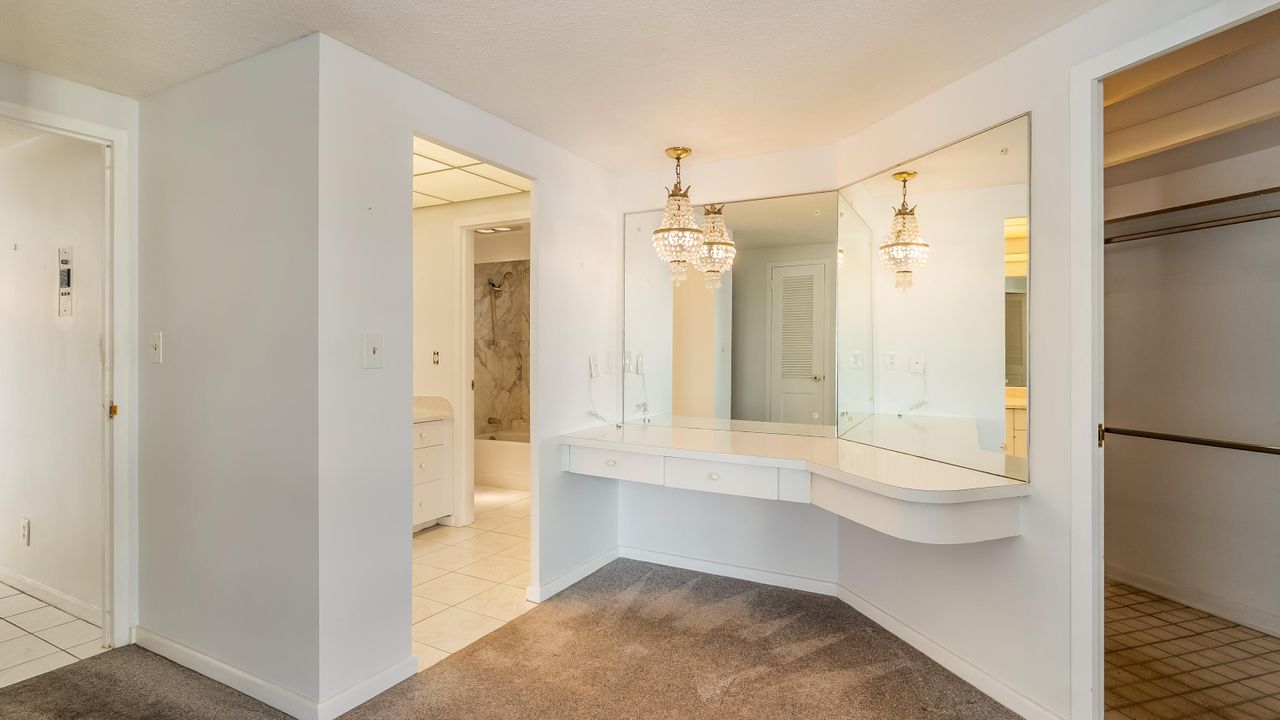 For Sale: $388,888 (2 beds, 2 baths, 1395 Square Feet)