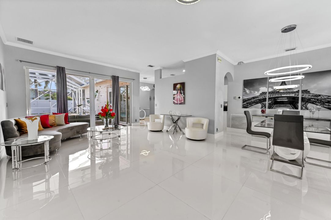 На продажу: $725,000 (4 спален, 2 ванн, 2233 Квадратных фут)