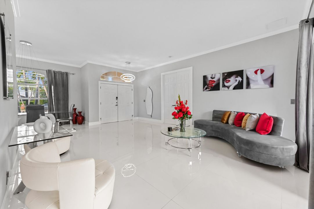 На продажу: $725,000 (4 спален, 2 ванн, 2233 Квадратных фут)