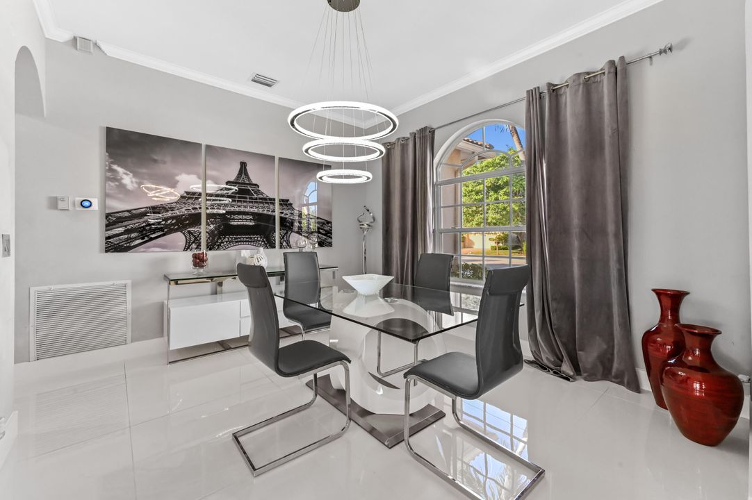 На продажу: $725,000 (4 спален, 2 ванн, 2233 Квадратных фут)