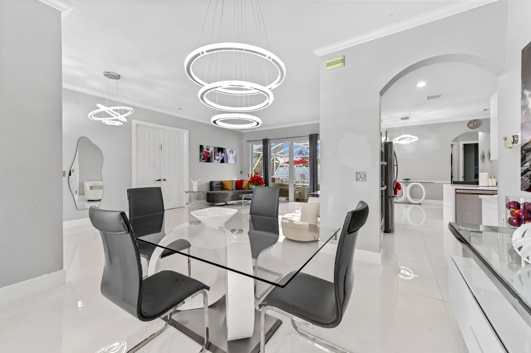 На продажу: $725,000 (4 спален, 2 ванн, 2233 Квадратных фут)