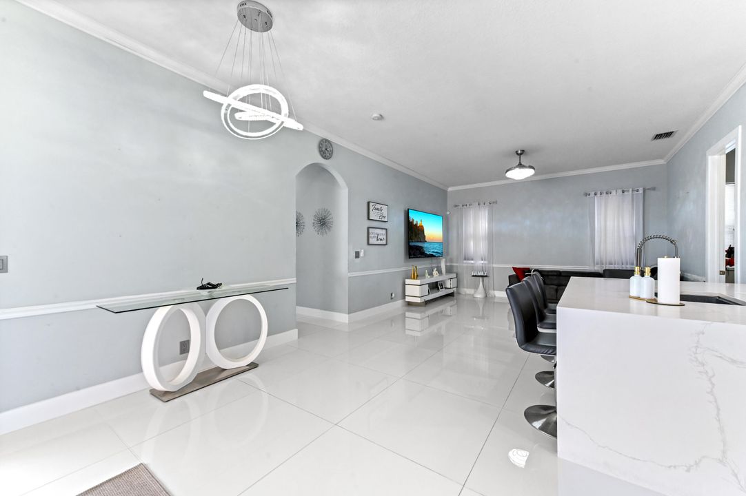 На продажу: $725,000 (4 спален, 2 ванн, 2233 Квадратных фут)