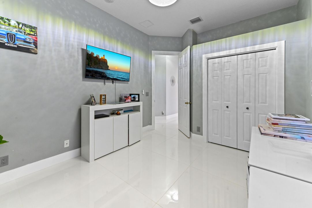 На продажу: $725,000 (4 спален, 2 ванн, 2233 Квадратных фут)