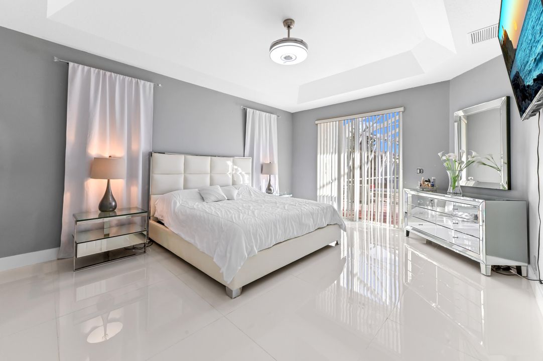 На продажу: $725,000 (4 спален, 2 ванн, 2233 Квадратных фут)