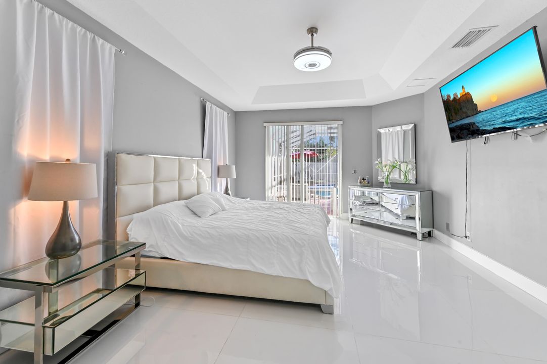 На продажу: $725,000 (4 спален, 2 ванн, 2233 Квадратных фут)