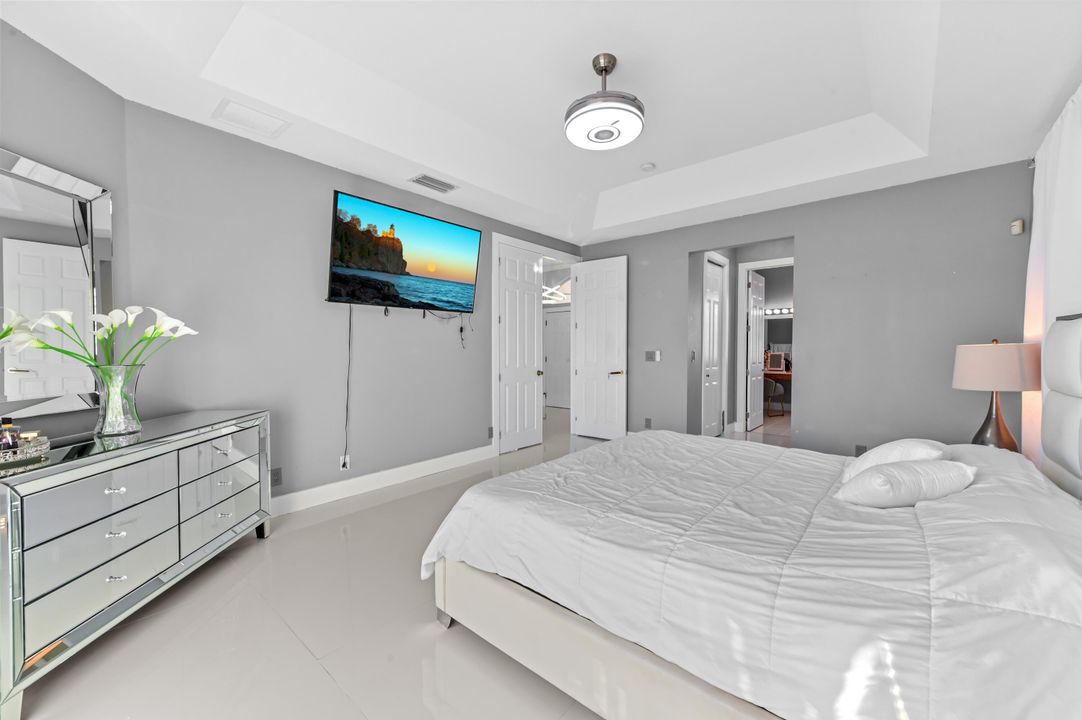 На продажу: $725,000 (4 спален, 2 ванн, 2233 Квадратных фут)